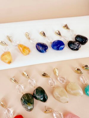 Boucles d’oreilles pendantes résine