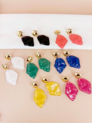 Boucles d’oreilles pendantes résine