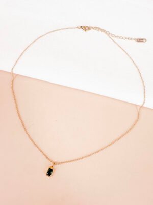 Collier fin avec pendentif strass vert en acier inoxydable