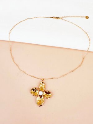 Collier fleur et perle en acier inoxydable