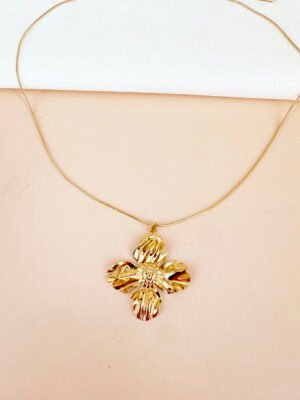 Collier pendentif fleur