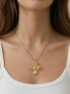 Collier pendentif fleur