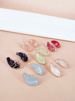 Boucles d&rsquo;oreilles goutte motif résine