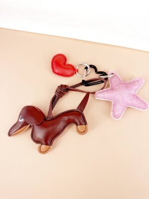 Bijou de Sac « Puppy Love » – Grigri Teckel et Étoile en Similicuir