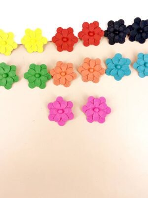 Lot de 12 Paires – Boucles d&rsquo;Oreilles « Flower Power » en Acrylique Mat