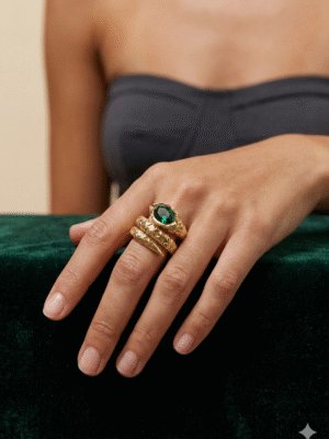 Bague Ajustable « Serpent Royal » – Acier Inoxydable & Cristal Vert
