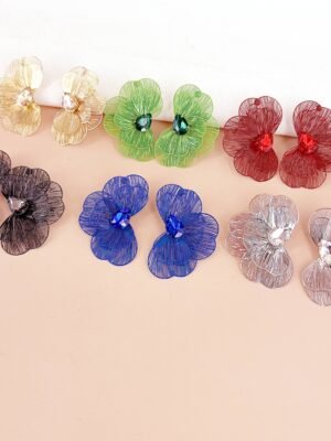 Boucles d&rsquo;Oreilles « Pétales de Soie » – Fleurs en Filigrane et Cristal