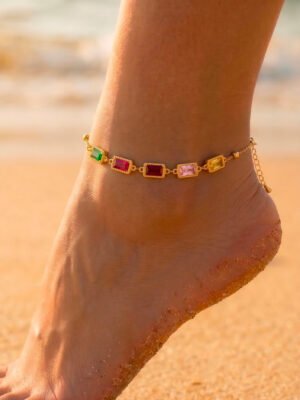 Bracelet cheville Mucia – strass rectangle coloré