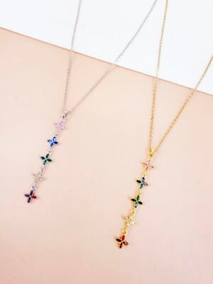 Collier Y Garda – fleur strass coloré