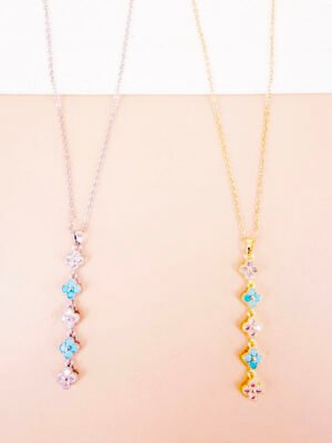 Collier Y Clya – trèfles turquoise et strass