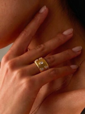 Bague Victoire – Grand jonc strass