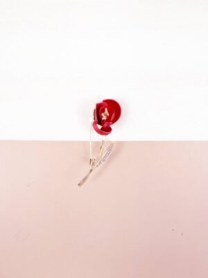 Broche Tulipe Éternelle en émail satiné et cristal