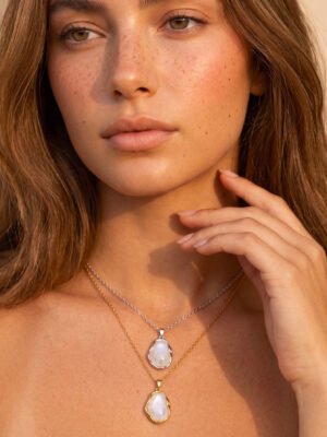 Collier pendentif blanc Clio