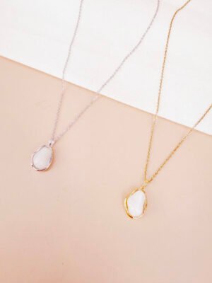 Collier pendentif blanc Clio