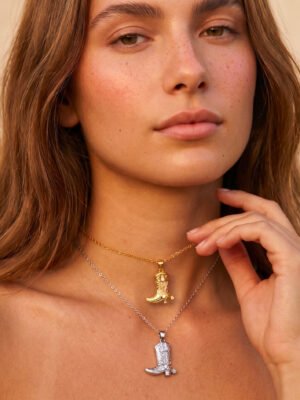 Collier pendentif Botte de cowboy Polymnie
