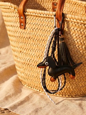 Porte clé sac grigri Saga – Chien noir
