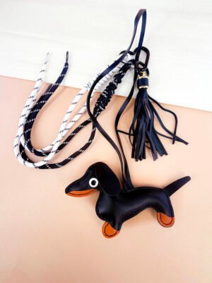 Porte clé sac grigri Saga – Chien noir