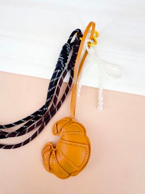 Porte clé sac grigri Sara – Croissant