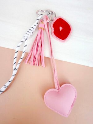 Porte clé sac grigri Gigi – Coeur rose et bouche