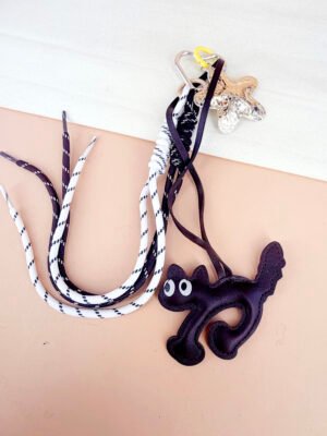 Porte clé sac grigri Mae – Chat noir