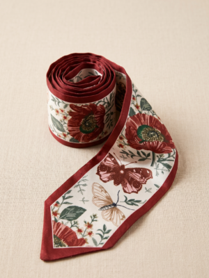 Foulard bandeau satiné bordeaux motif floral
