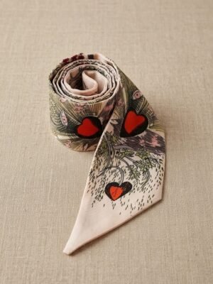 Foulard bandeau satiné ivoire motif cœurs rouges