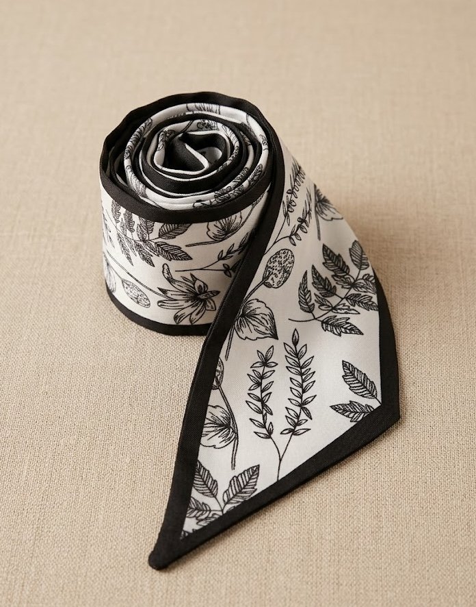 Foulard bandeau satiné noir motif feuillage
