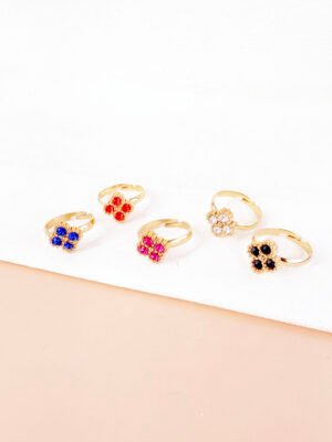 Lot de 5 bagues Sélène – Fleurs trèfles strass