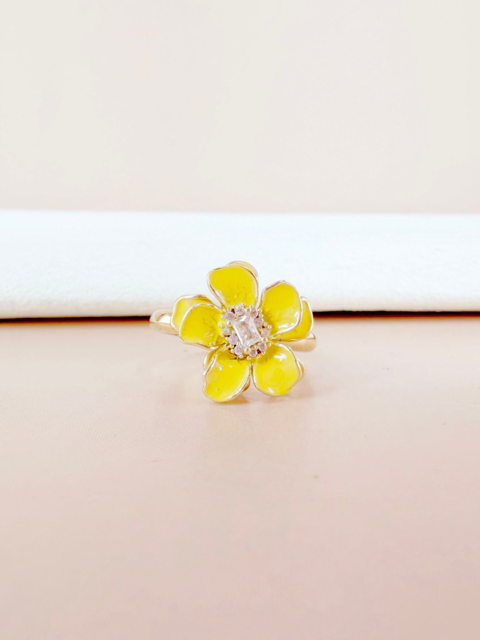 Bague Celeste - Anti-stress fleur jaune strass – Image 2