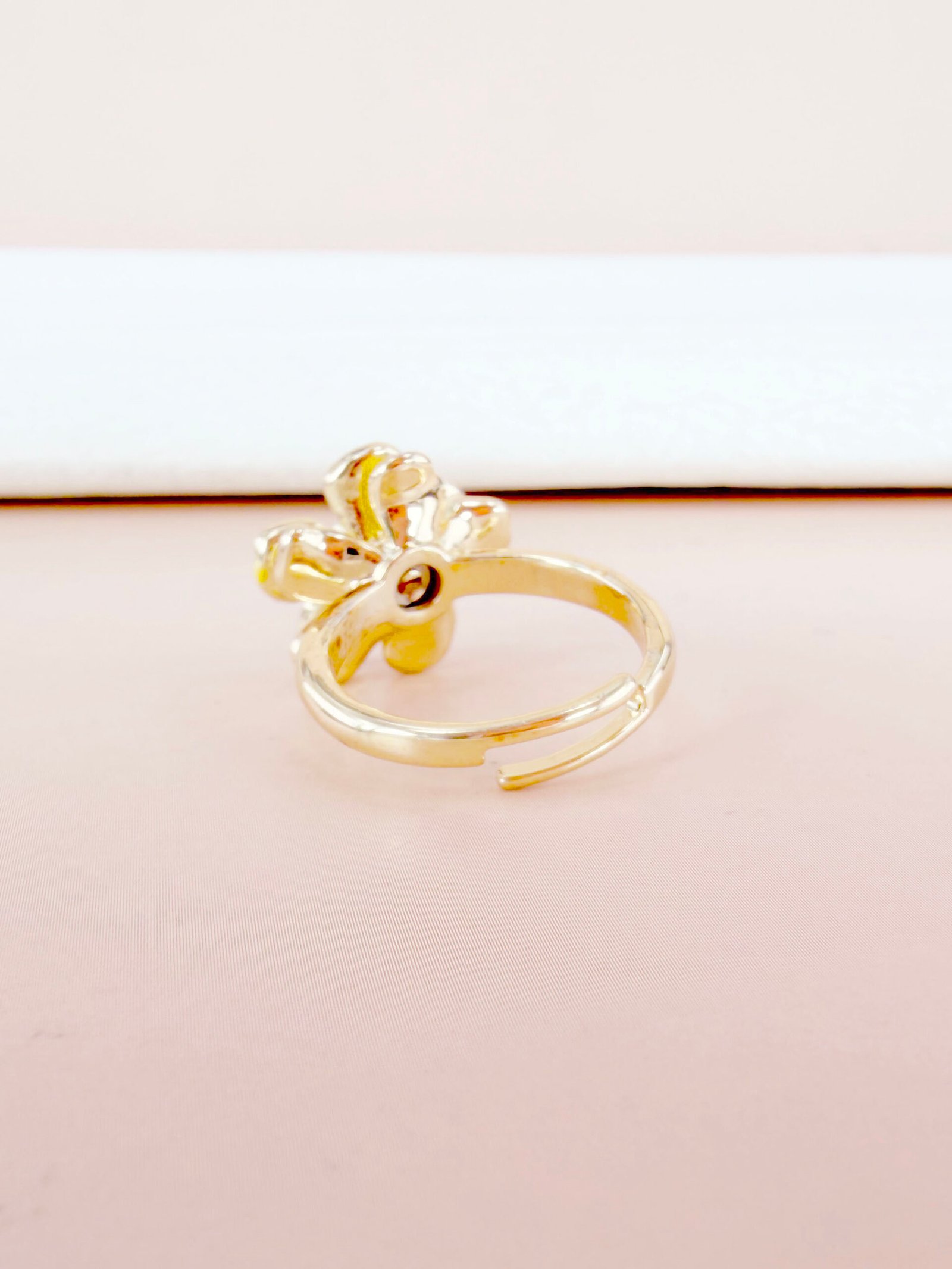 Bague Celeste - Anti-stress fleur jaune strass – Image 3