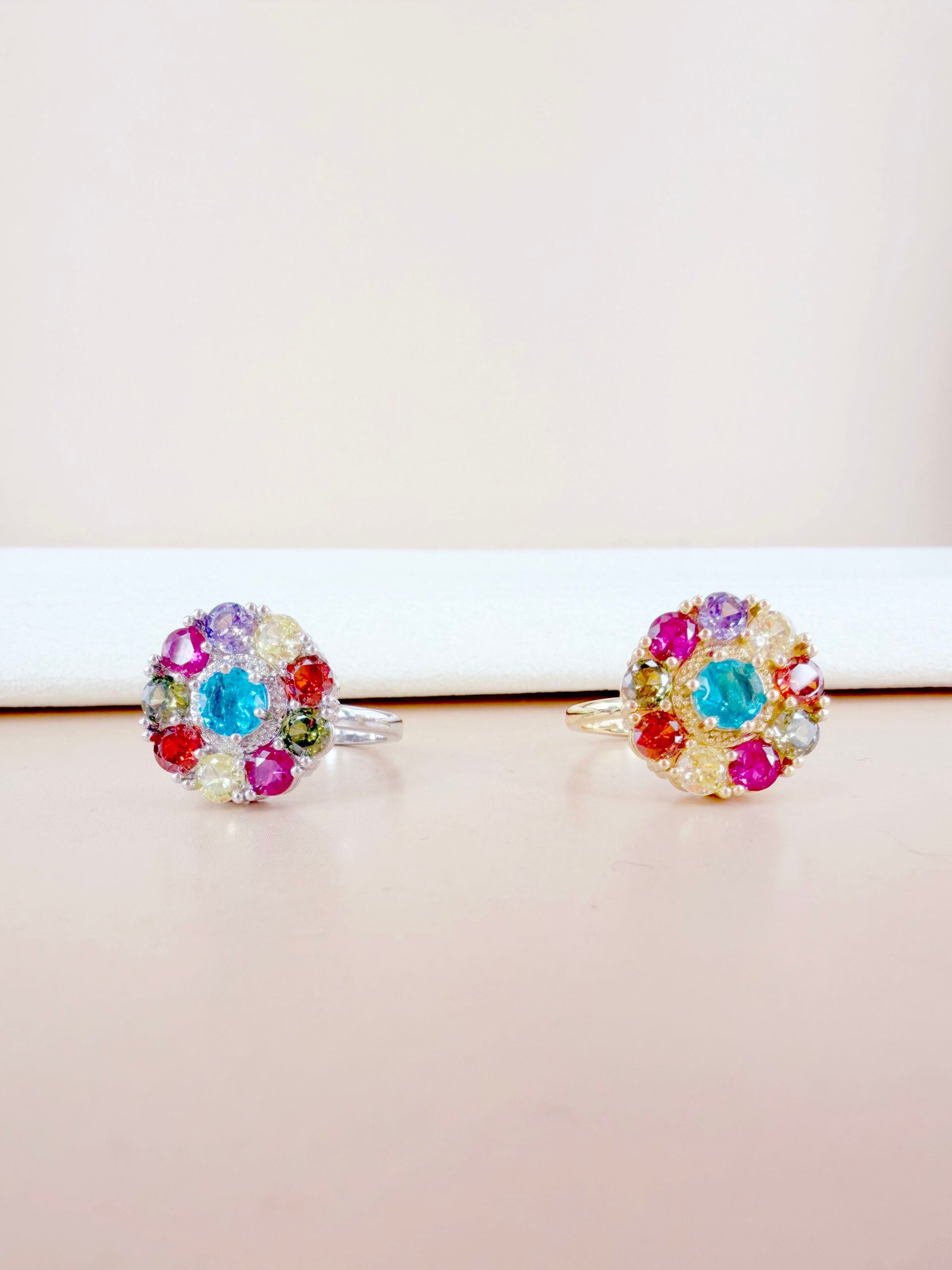 Bague Clemence - Anti-stress fleurs strass argent et doré – Image 2