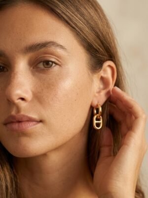 Boucles d’oreilles Maelle – Maille marine dorée acier inoxydable