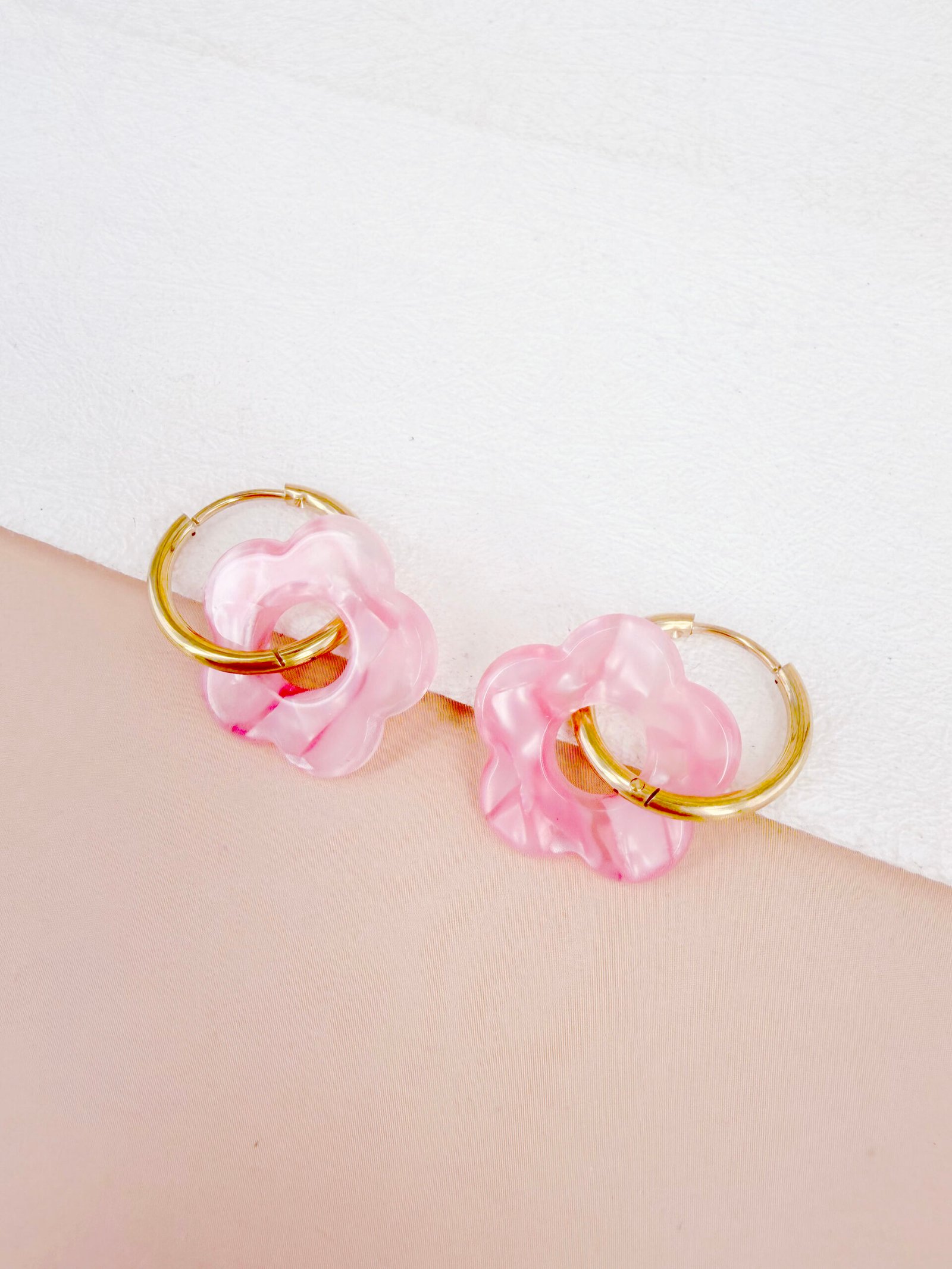 Boucles d'oreilles Victoire - Fleur en résine – Image 10