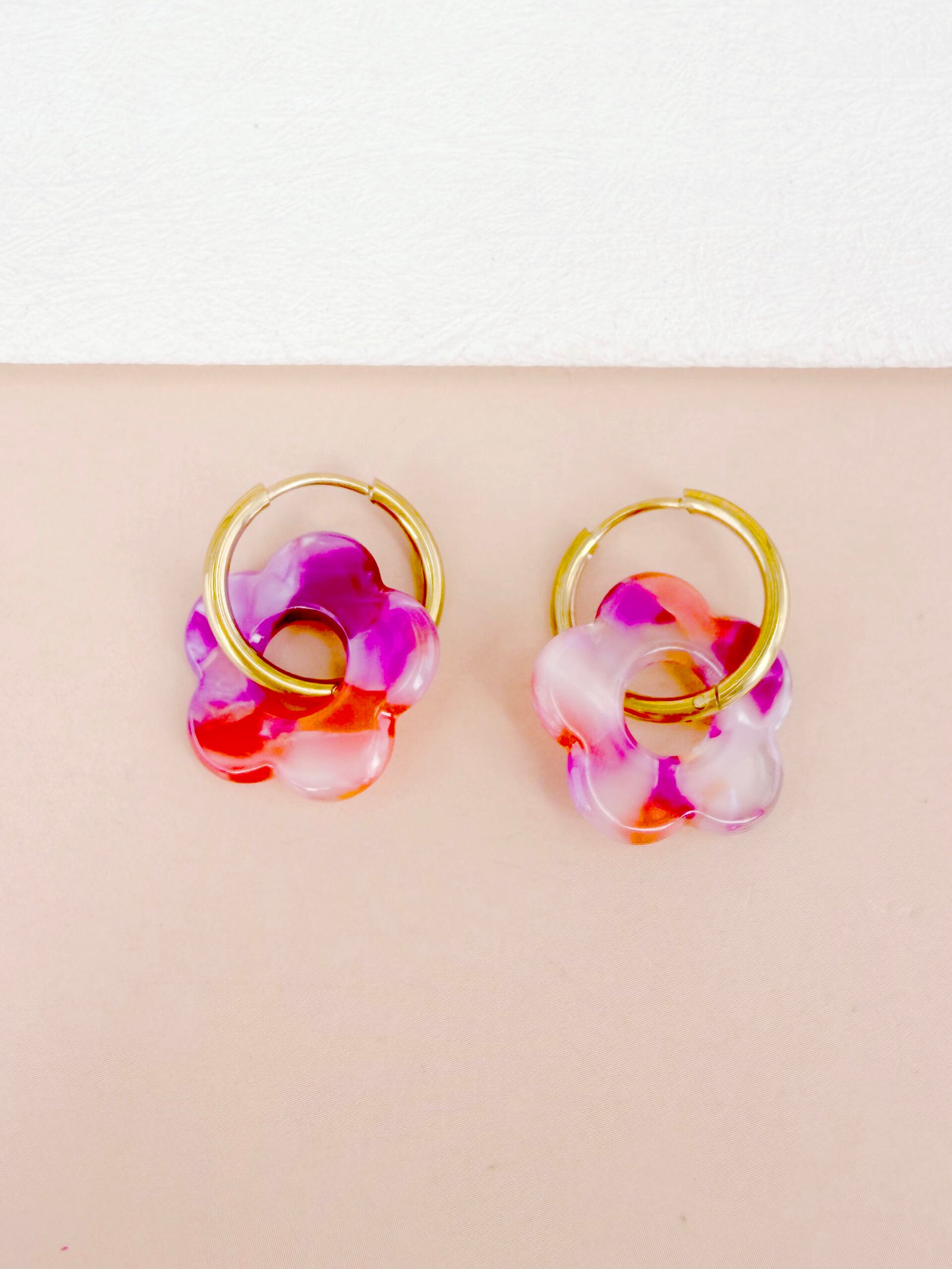 Boucles d'oreilles Victoire - Fleur en résine – Image 15