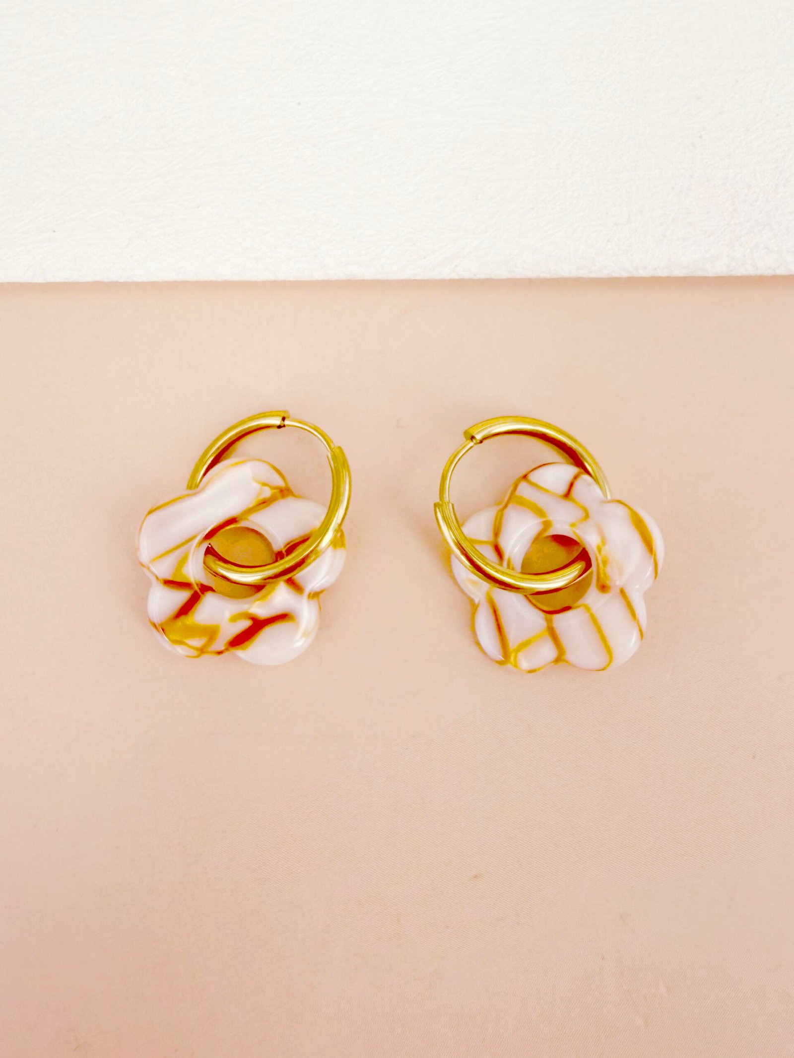 Boucles d'oreilles Victoire - Fleur en résine – Image 18