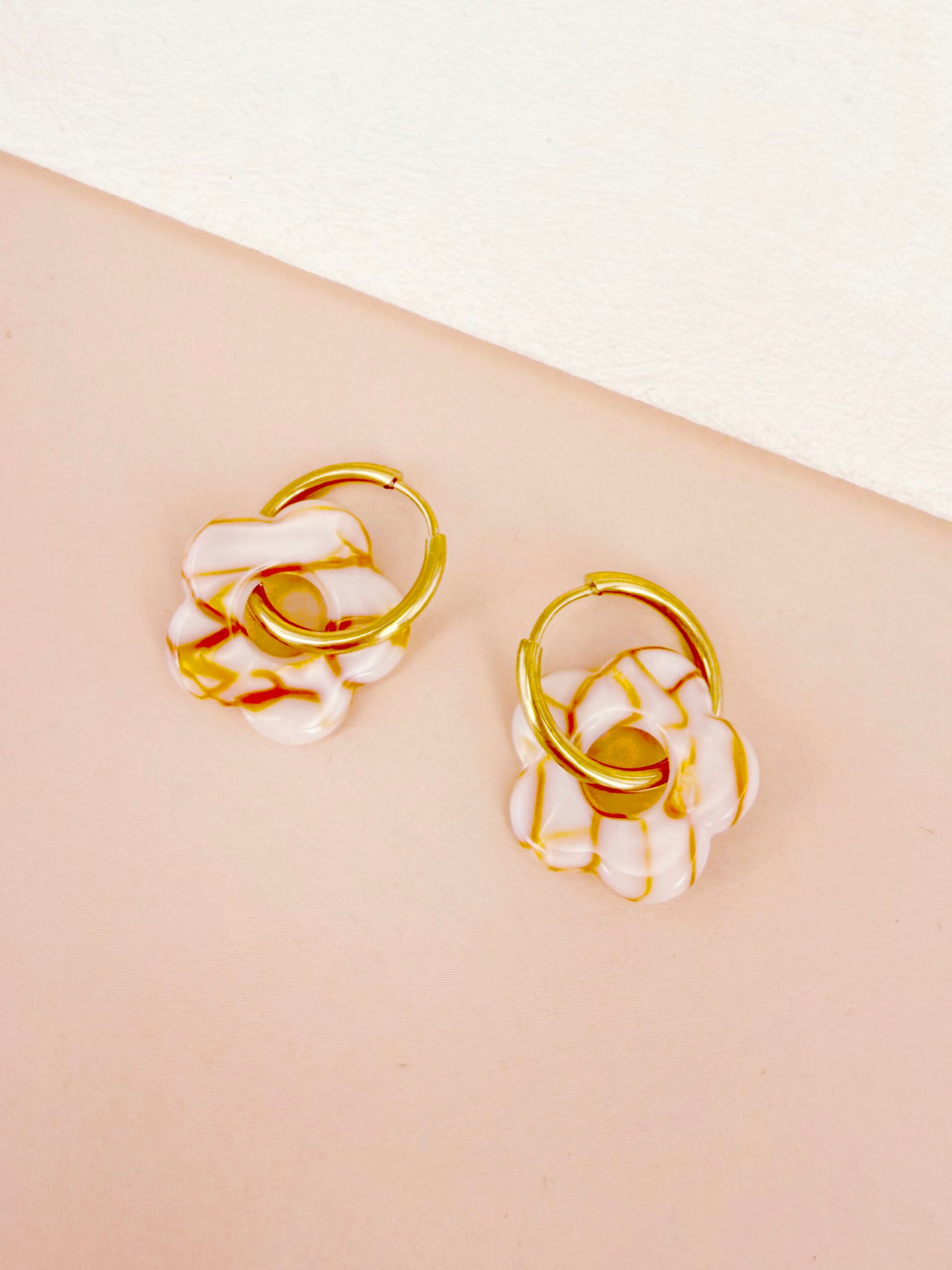 Boucles d'oreilles Victoire - Fleur en résine – Image 19