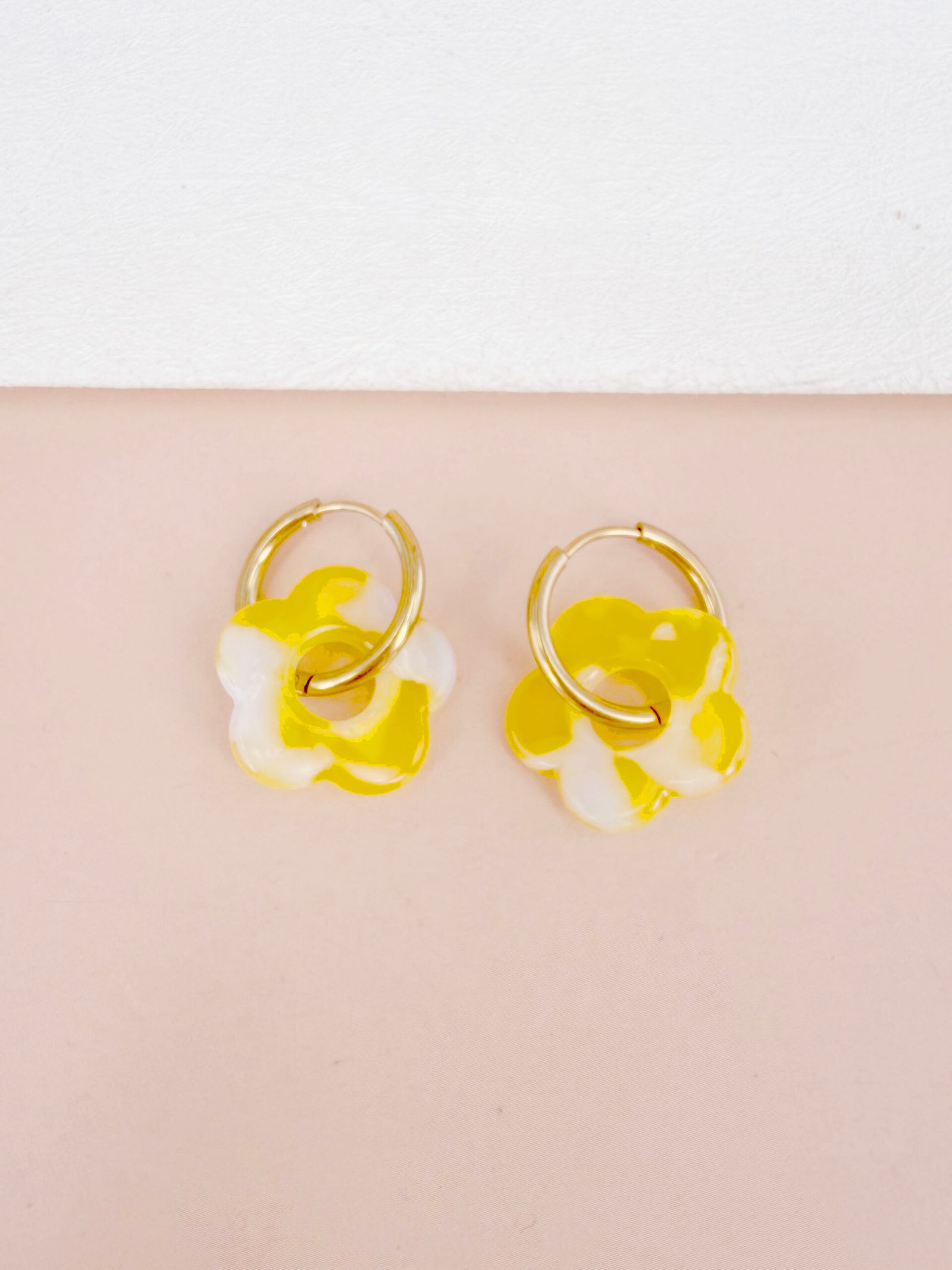Boucles d'oreilles Victoire - Fleur en résine – Image 20