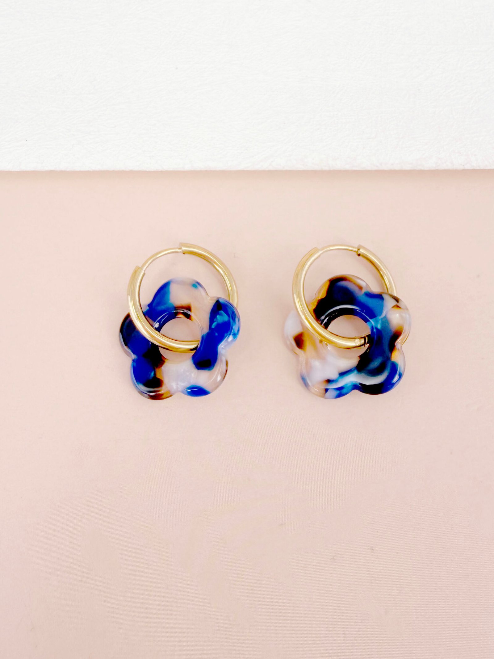 Boucles d'oreilles Victoire - Fleur en résine – Image 24