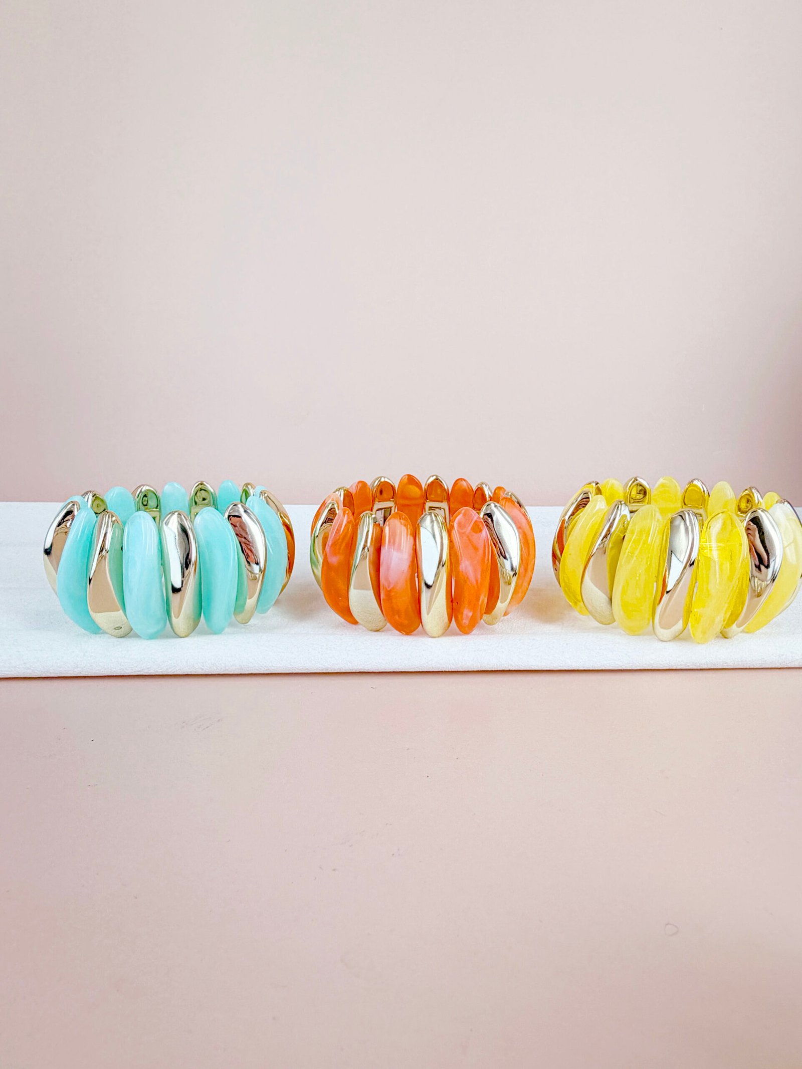 Bracelet Agathe - Manchette ondulé effet résine doré – Image 14