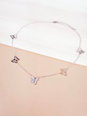 Collier Sarah – Papillons argenté acier inoxydable