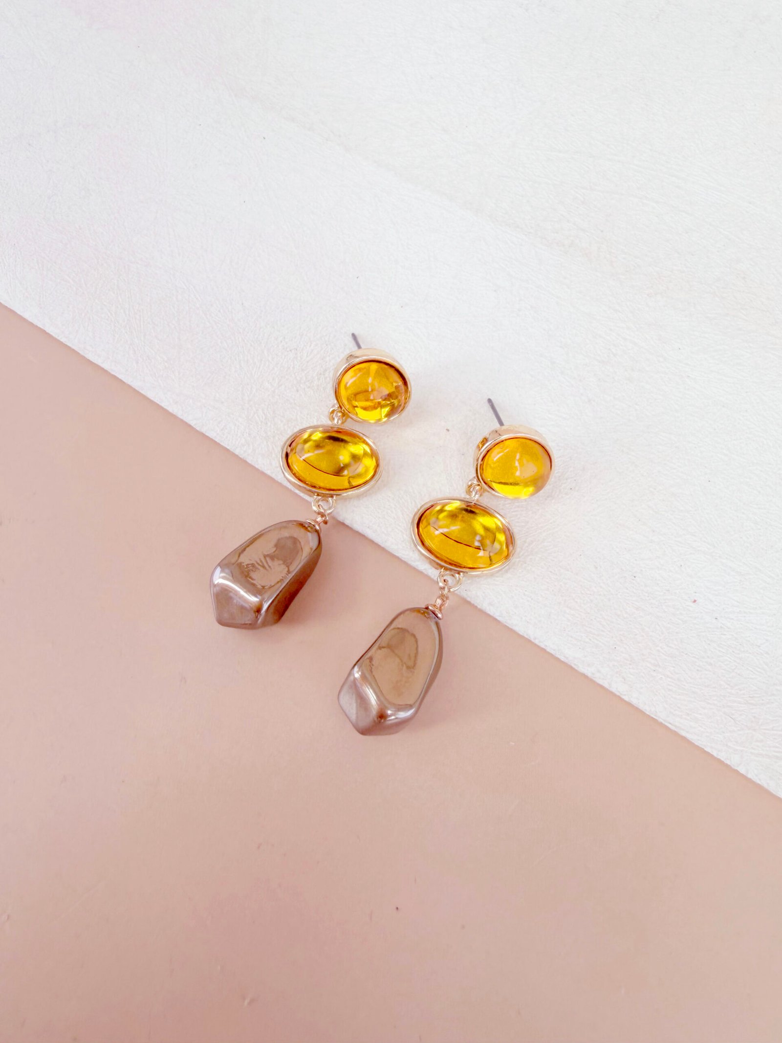 Boucles d'oreilles Apolline - Pendantes pierres colorées – Image 4