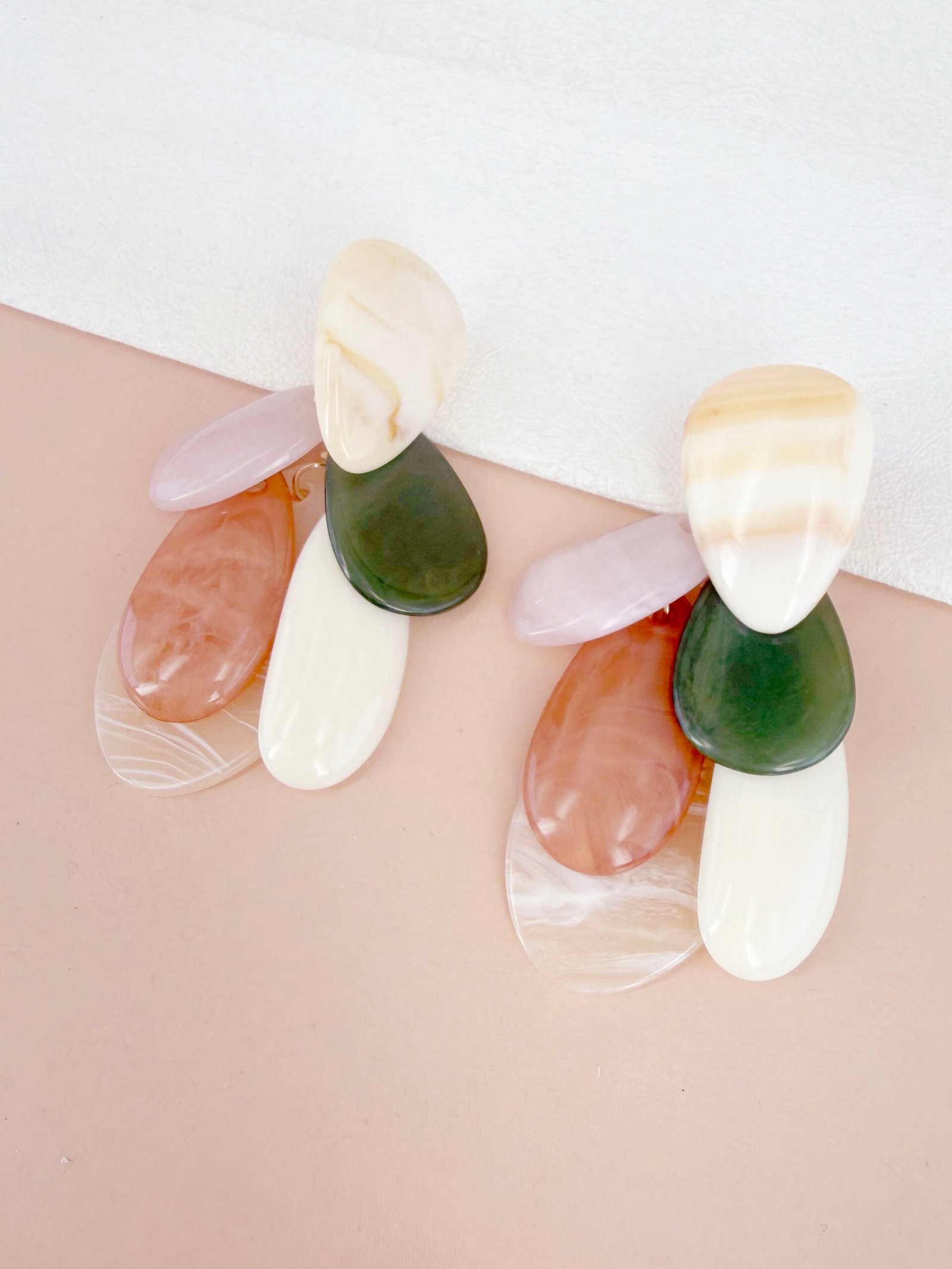 Boucles d'oreilles Diane - Pétales multicolores – Image 3