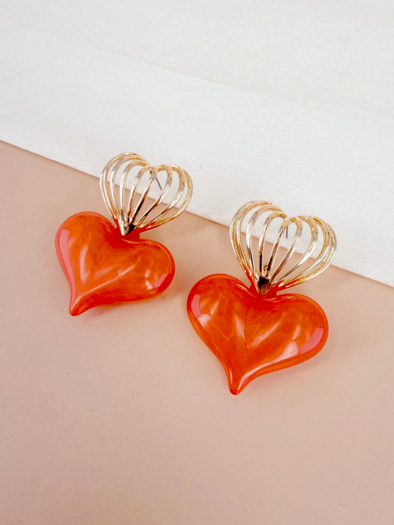 Boucles d'oreilles Flora - Coeur en résine – Image 9