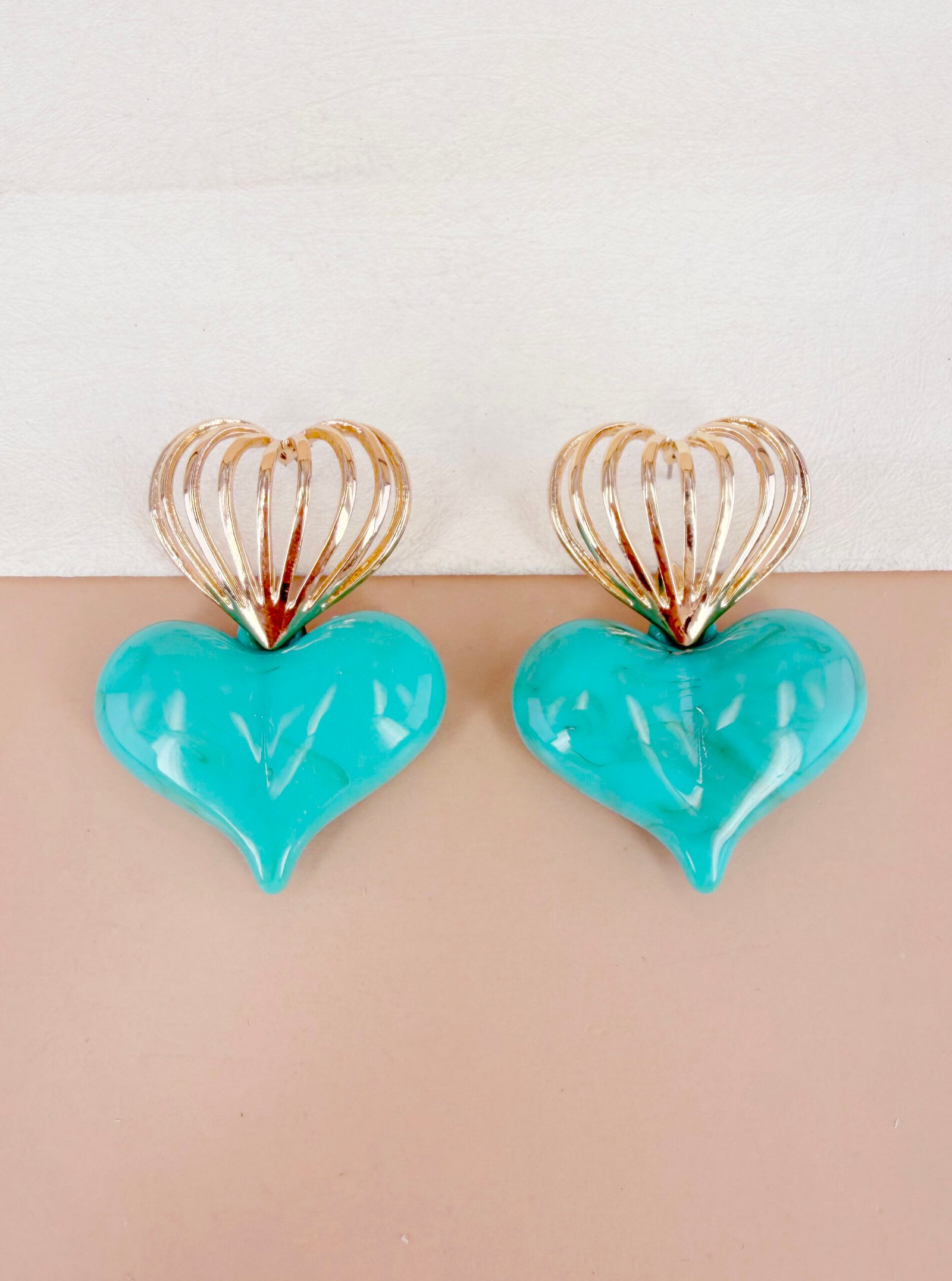Boucles d'oreilles Flora - Coeur en résine – Image 12