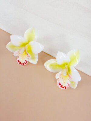 Boucles d&rsquo;oreilles Cassandre – Fleurs orchidées colorées
