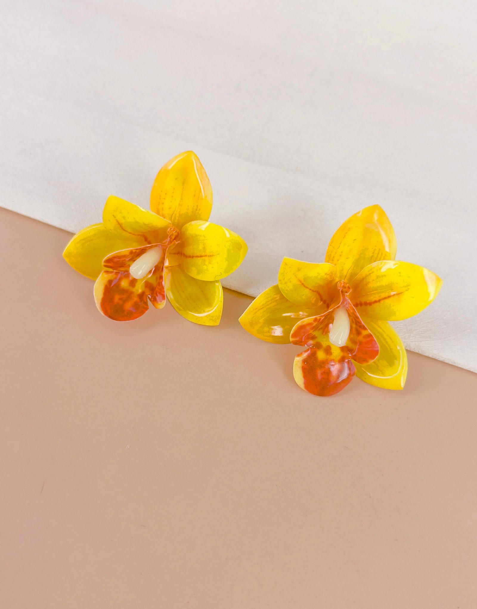 Boucles d'oreilles Cassandre - Fleurs orchidées colorées – Image 7