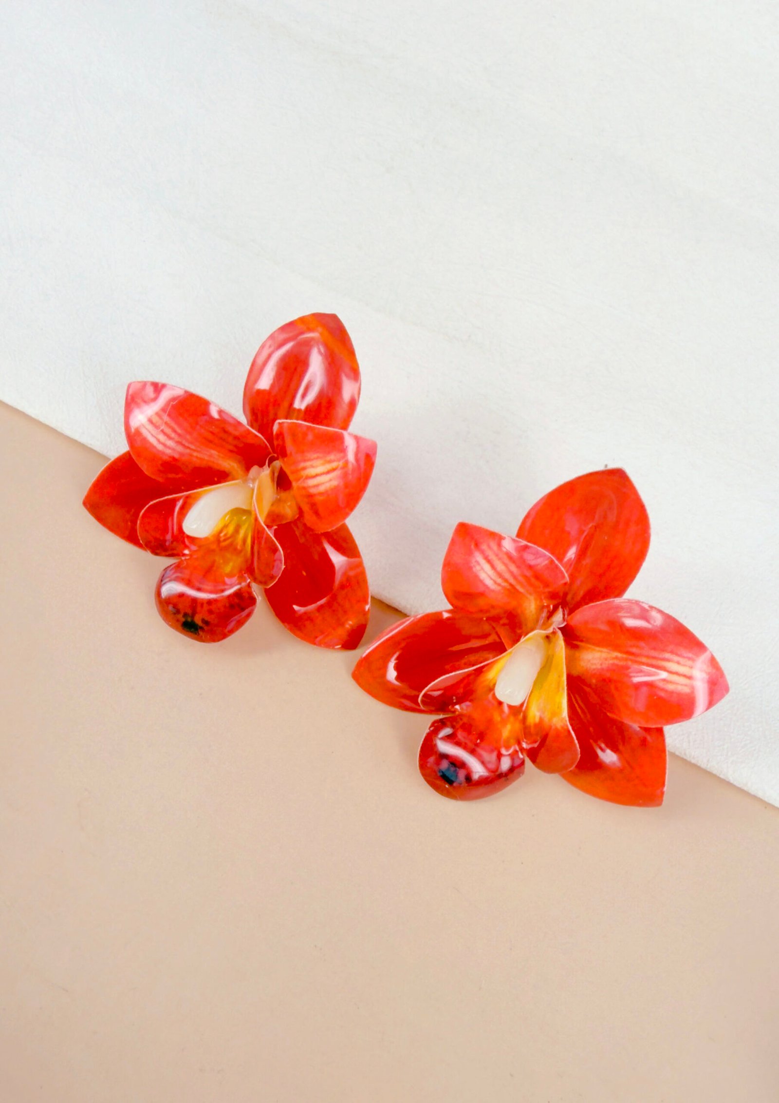 Boucles d'oreilles Cassandre - Fleurs orchidées colorées – Image 10