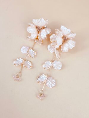 Boucles d&rsquo;oreilles Berenice – Grandes boucles d&rsquo;oreilles fleurs pendantes