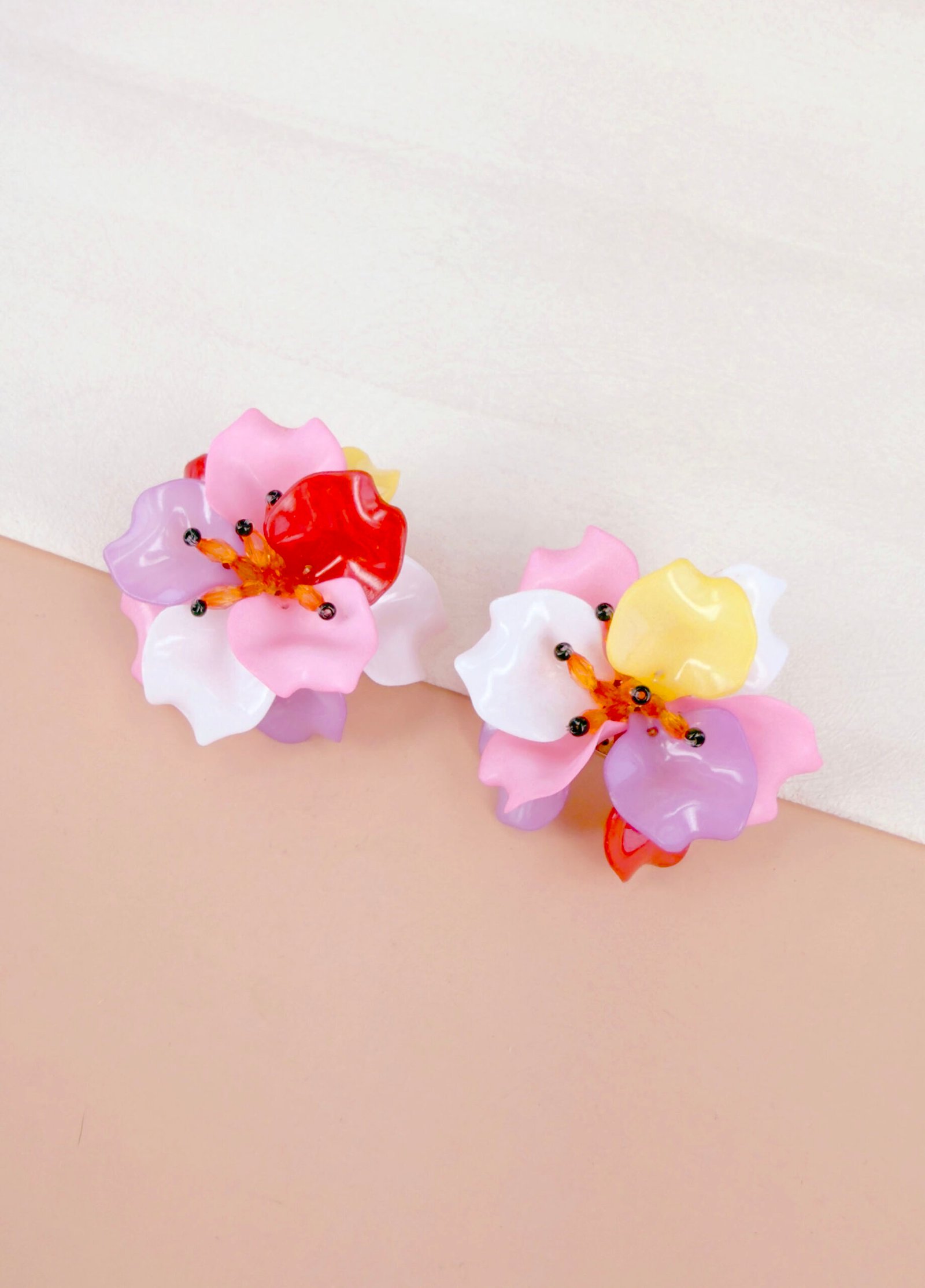 Boucles d'oreilles Delphine - Fleurs brillantes – Image 4