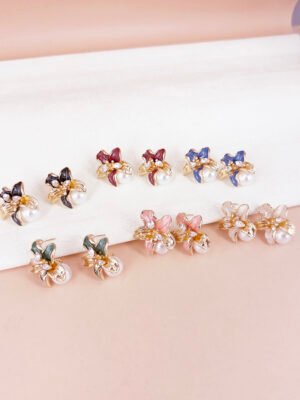 Boucles d&rsquo;oreilles Fanny – Pack de 12 petites boucles fleurs